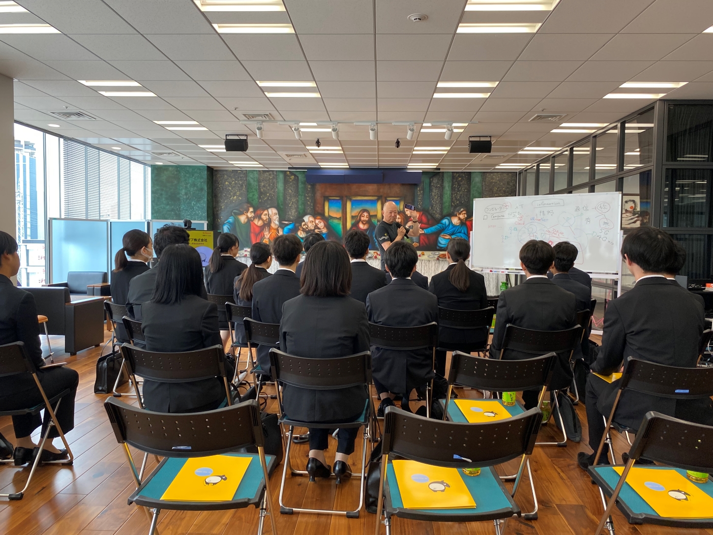 【24卒】新卒学生向け会社説明会を行いました【福岡オフィス】