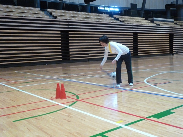 ボールで的当て