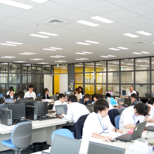 メディアファイブ(株)